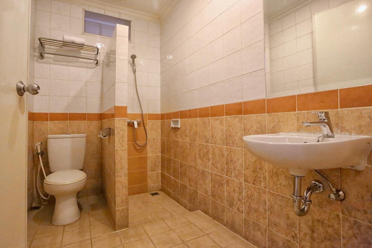 Hotel Quirin Semarang Zewnętrze zdjęcie