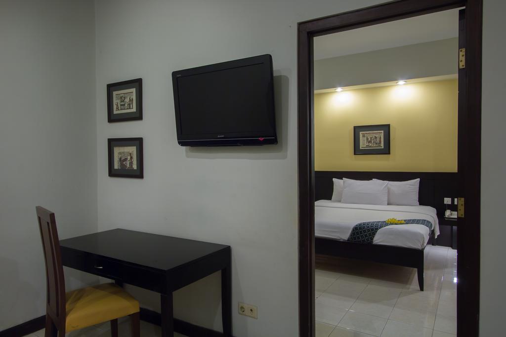 Hotel Quirin Semarang Pokój zdjęcie