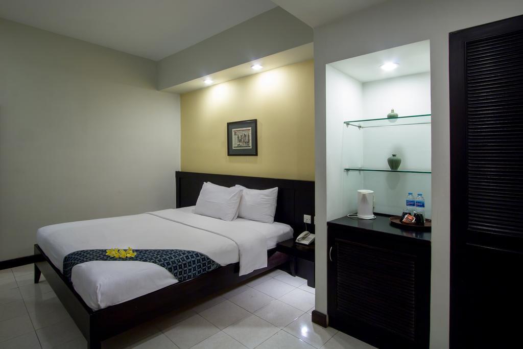 Hotel Quirin Semarang Pokój zdjęcie