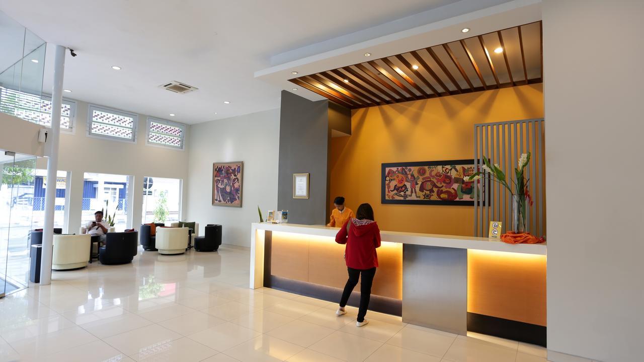 Hotel Quirin Semarang Zewnętrze zdjęcie