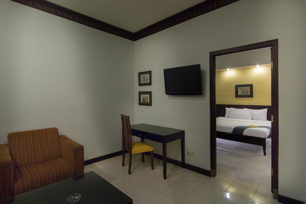 Hotel Quirin Semarang Pokój zdjęcie