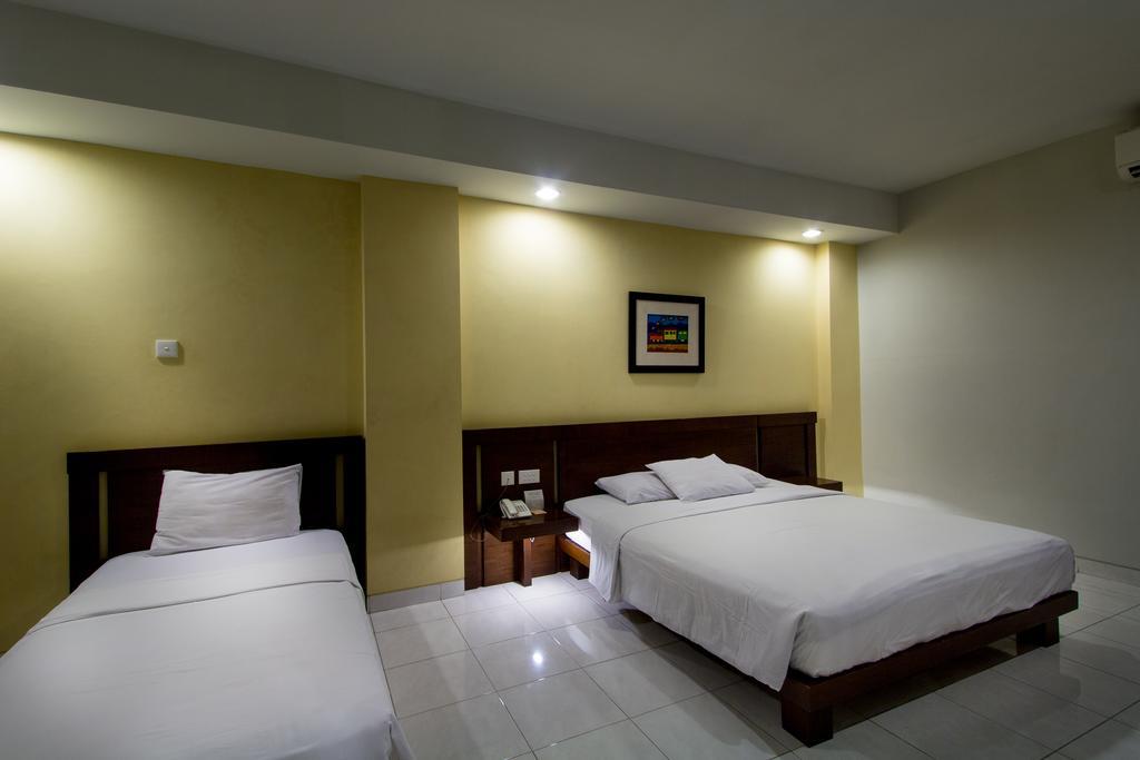 Hotel Quirin Semarang Pokój zdjęcie